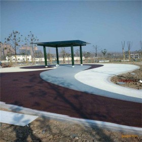 峨眉山市無沙透水混凝土廠家 彩色瀝青路面改色  透水砼粘接劑  透水地坪報價【專業(yè)施工】
