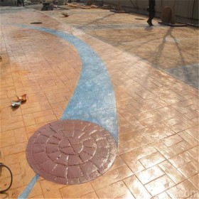 江油市 壓花地坪 混泥土壓花路面 彩色藝術(shù)壓花地坪材料廠家 壓膜地坪材料廠家免費(fèi)指導(dǎo)施工
